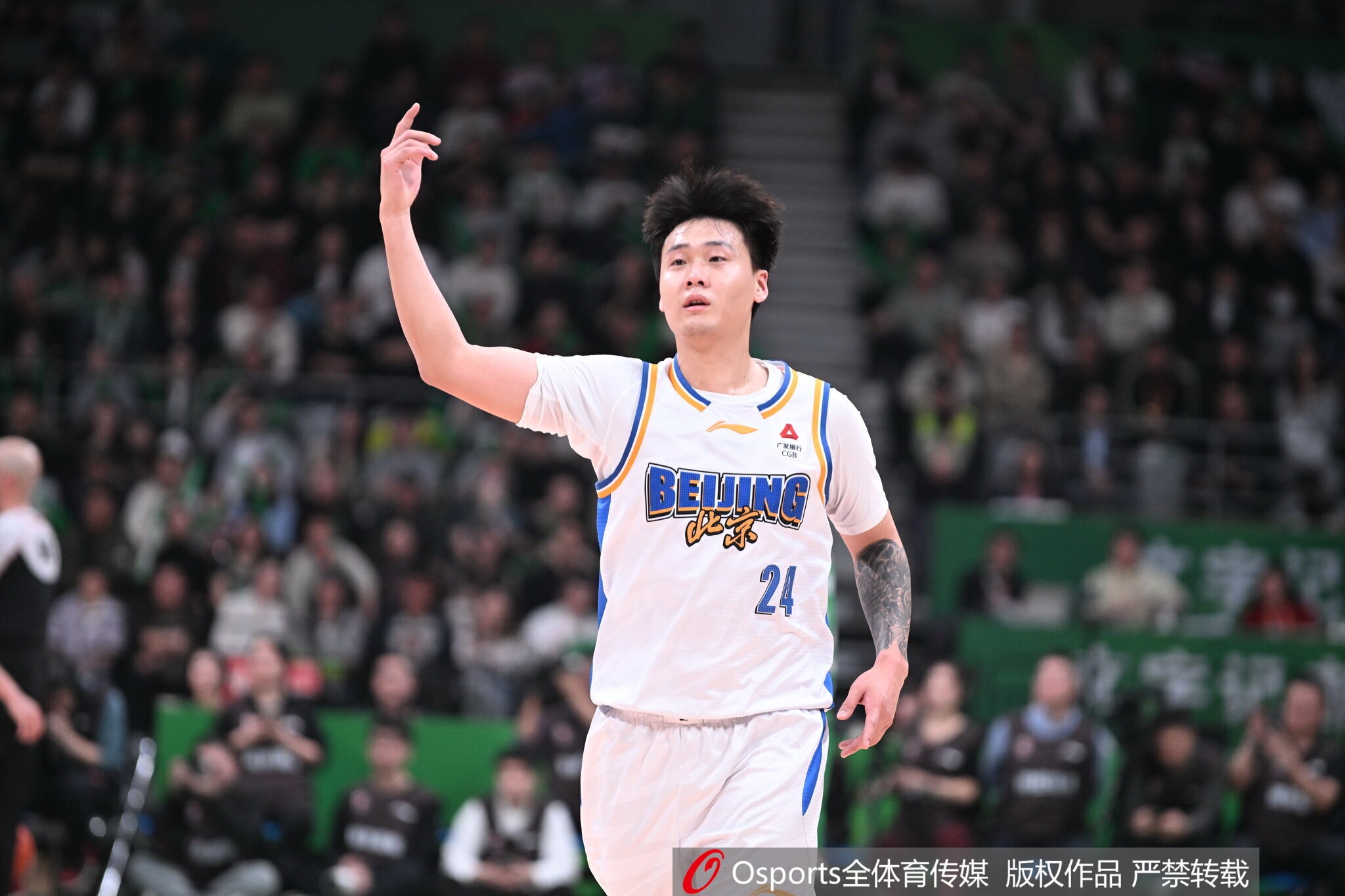 乐鱼体育-记者：如果赵睿&amp;曾凡博状态继续回升 抢回主场优势的北京会更难缠